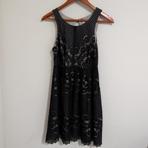 Free People Rocco Dress Black Lace Crochet Lined Revolve Listed 0 - Picture 2 of 6